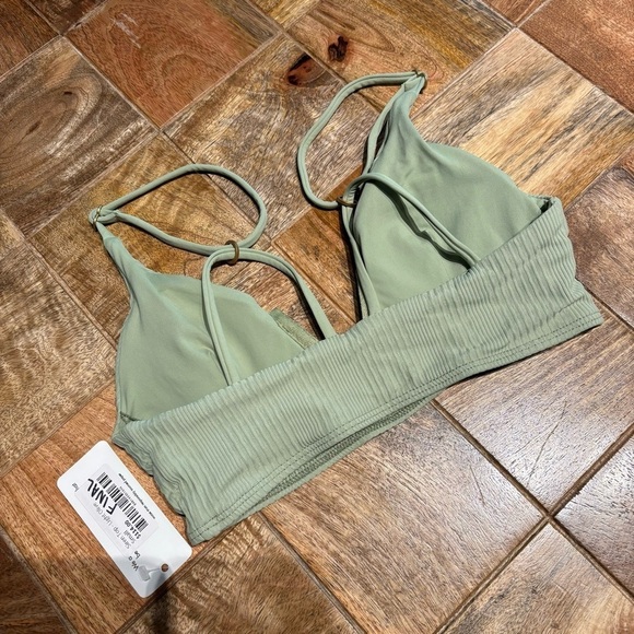 NWT l*Space Siren V Neck Ribbed Light Olive Green Bikini Top - Picture 7 of 9